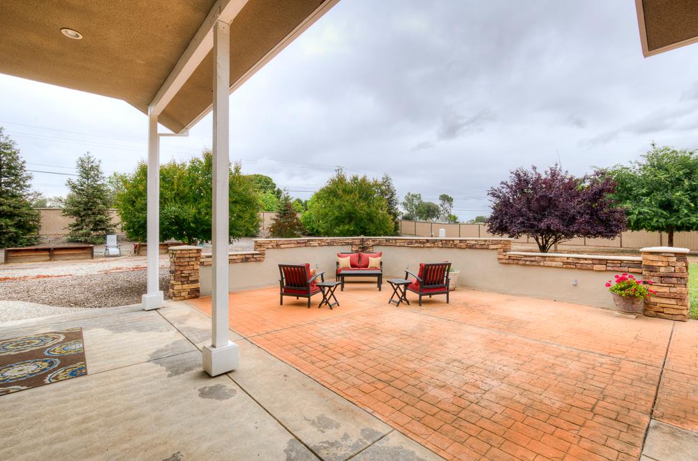 17465 Monreal Rd, Madera, CA 93636