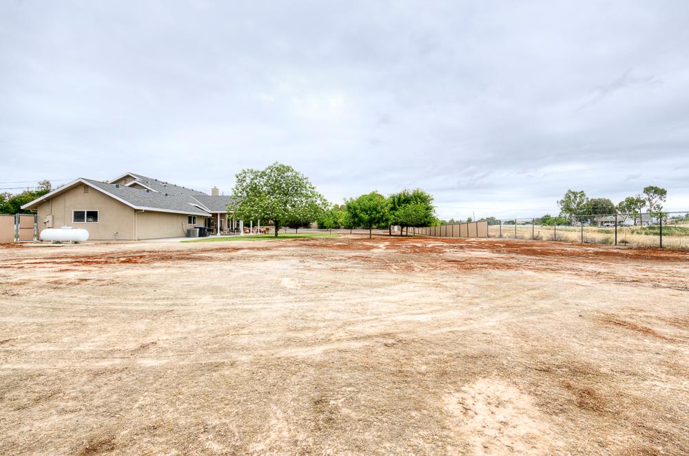 17465 Monreal Rd, Madera, CA 93636