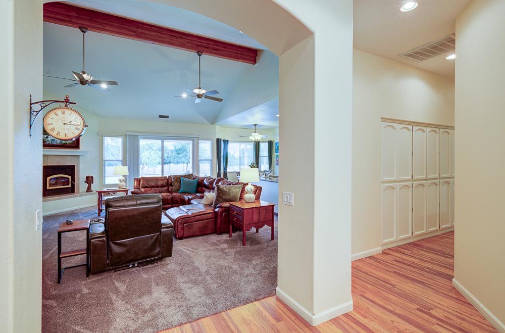 17465 Monreal Rd, Madera, CA 93636