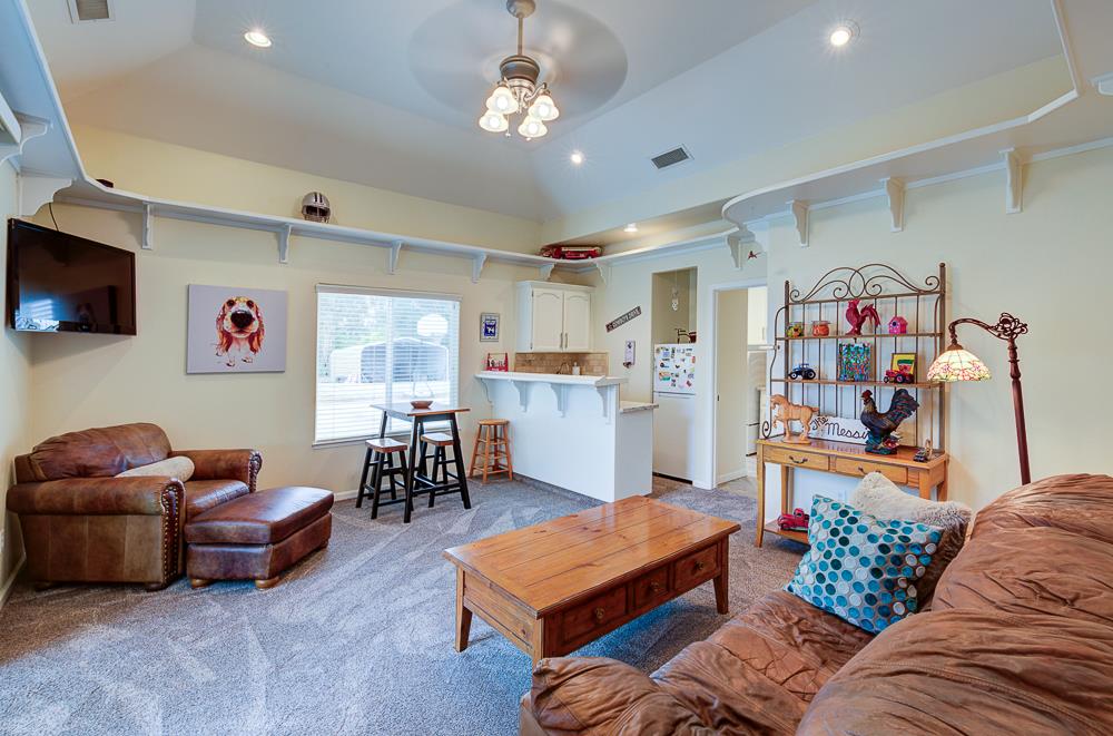 17465 Monreal Rd, Madera, CA 93636