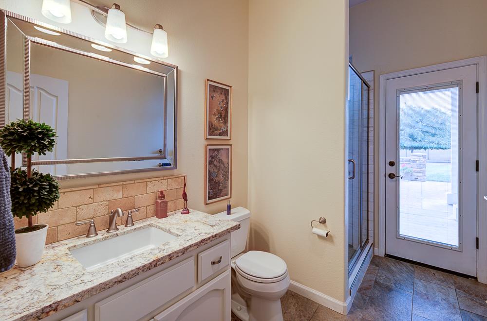 17465 Monreal Rd, Madera, CA 93636