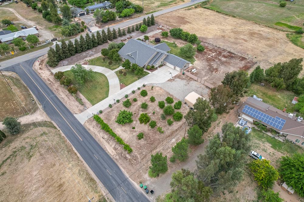 17465 Monreal Rd, Madera, CA 93636