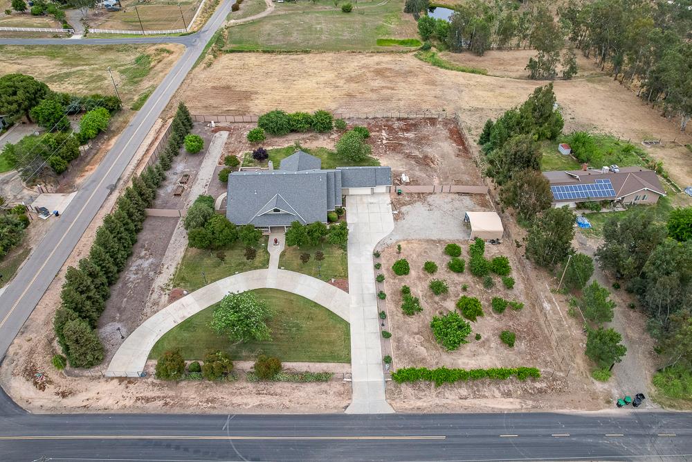 17465 Monreal Rd, Madera, CA 93636