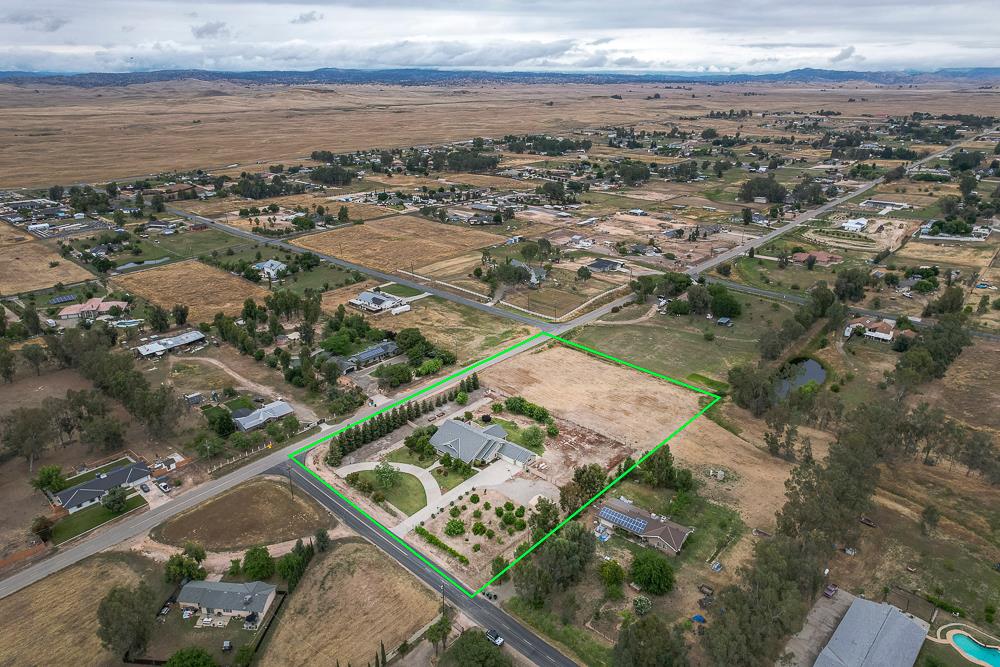 17465 Monreal Rd, Madera, CA 93636