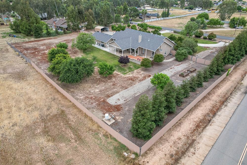 17465 Monreal Rd, Madera, CA 93636
