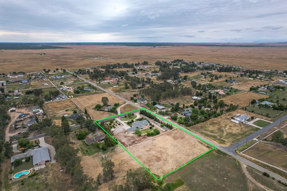 17465 Monreal Rd, Madera, CA 93636