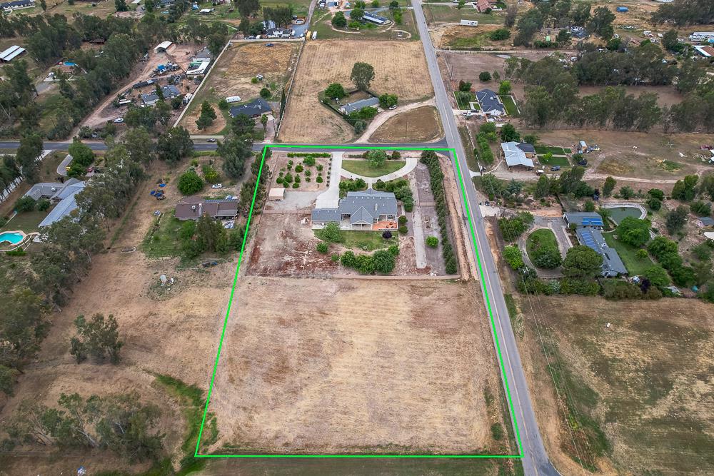 17465 Monreal Rd, Madera, CA 93636