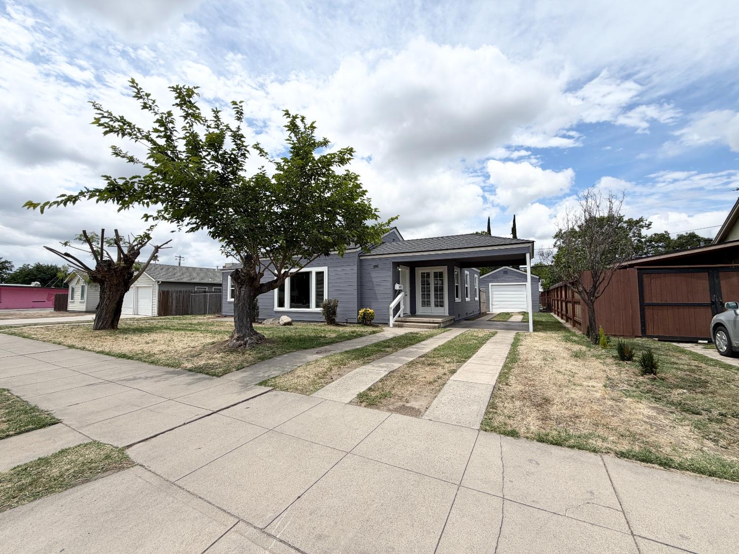 910 Robertson Blvd, Chowchilla, CA 93610