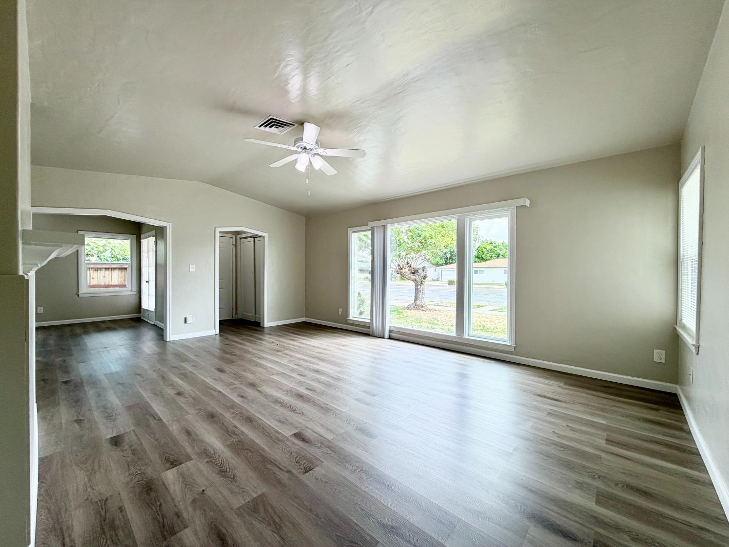 910 Robertson Blvd, Chowchilla, CA 93610