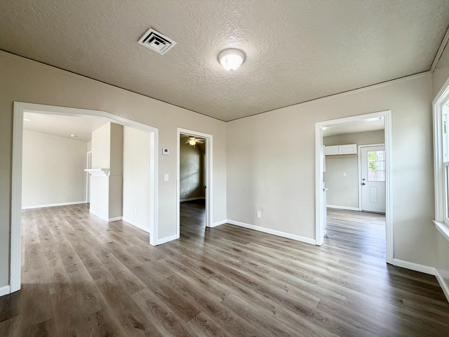 910 Robertson Blvd, Chowchilla, CA 93610