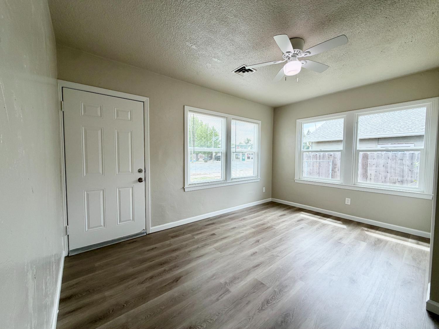 910 Robertson Blvd, Chowchilla, CA 93610