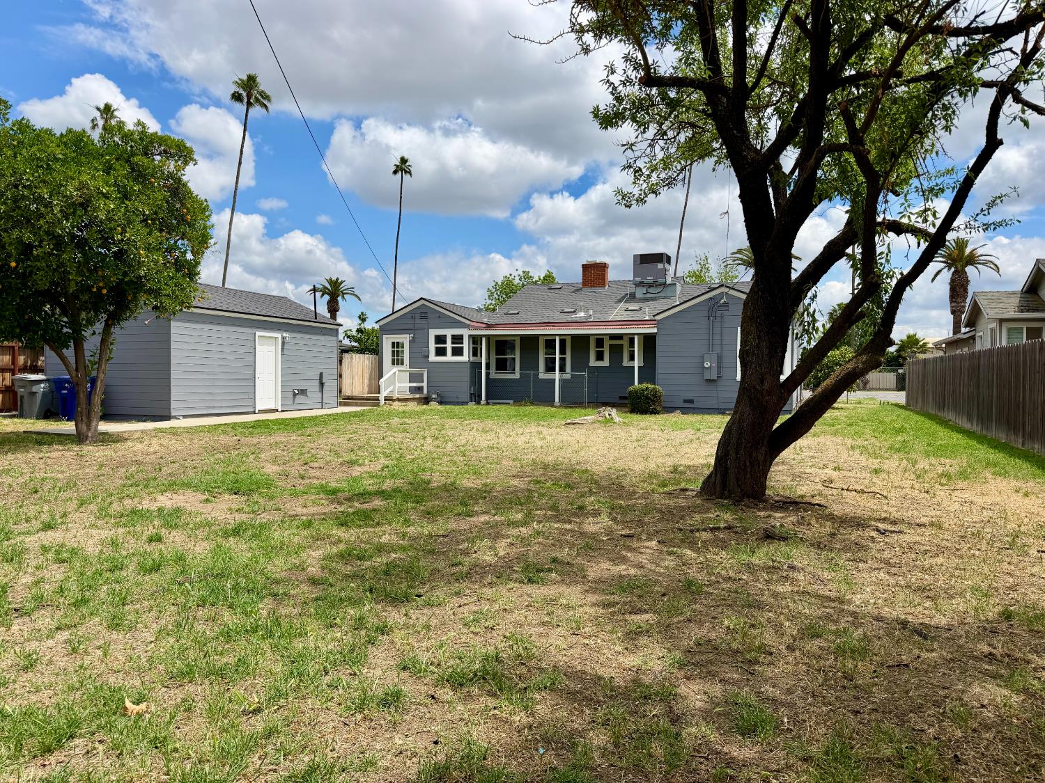 910 Robertson Blvd, Chowchilla, CA 93610