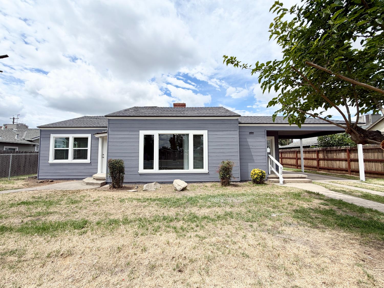 910 Robertson Blvd, Chowchilla, CA 93610