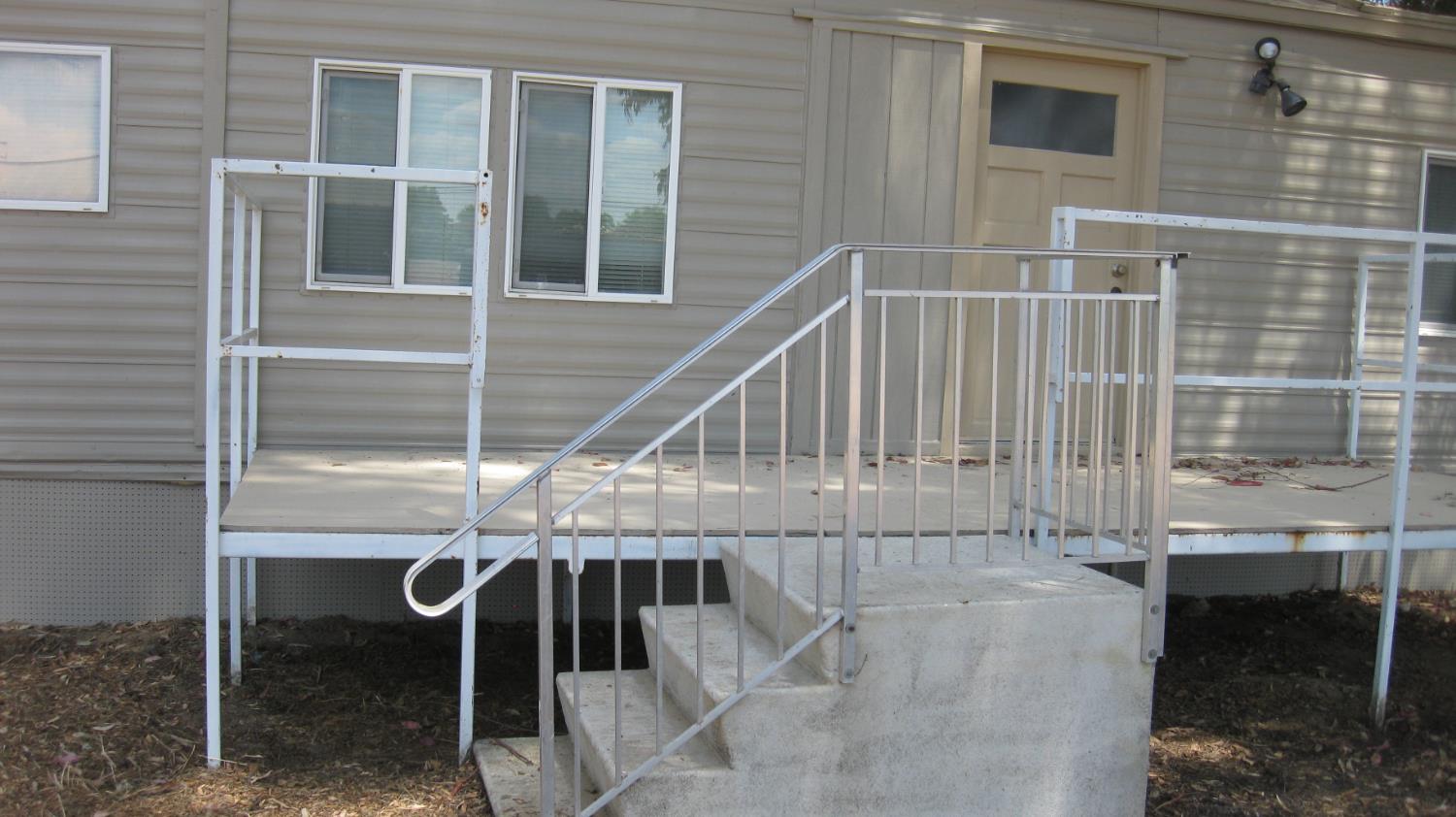 6778 Nebraska Ave, Selma, CA 93662