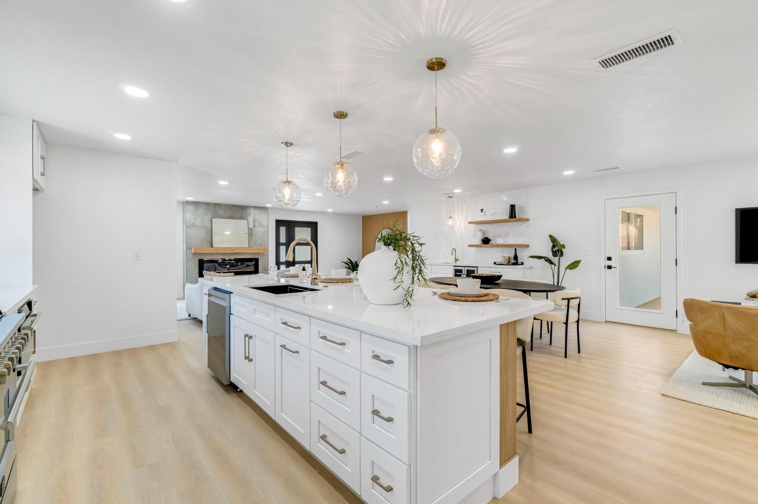 2234 W San Madele, Fresno, CA 93711
