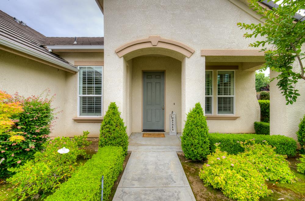 3235 Rall Ave, Clovis, CA 93619