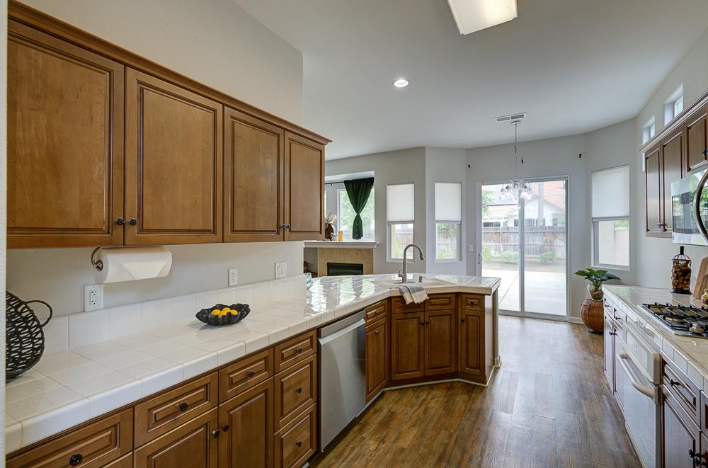 3235 Rall Ave, Clovis, CA 93619