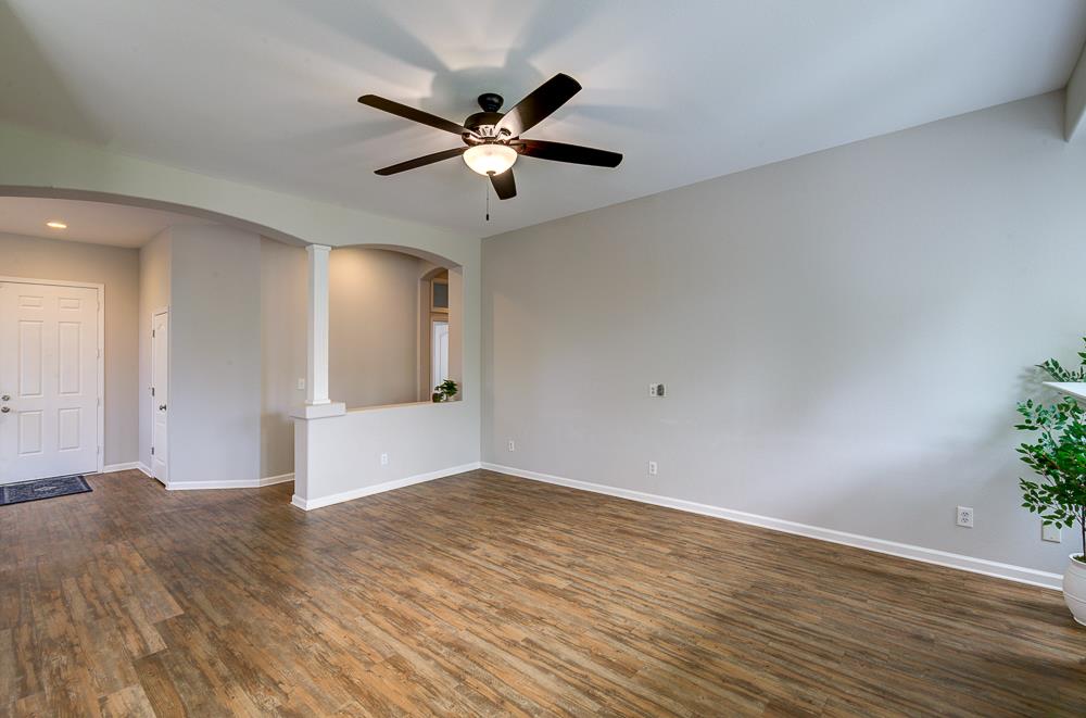 3235 Rall Ave, Clovis, CA 93619