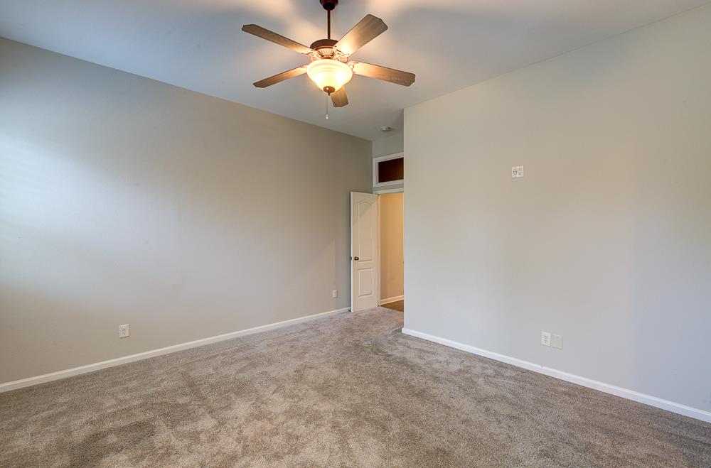 3235 Rall Ave, Clovis, CA 93619