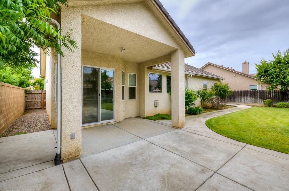3235 Rall Ave, Clovis, CA 93619