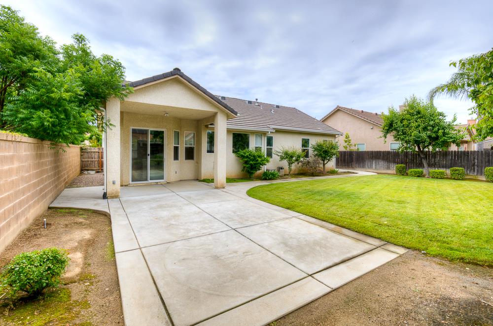 3235 Rall Ave, Clovis, CA 93619