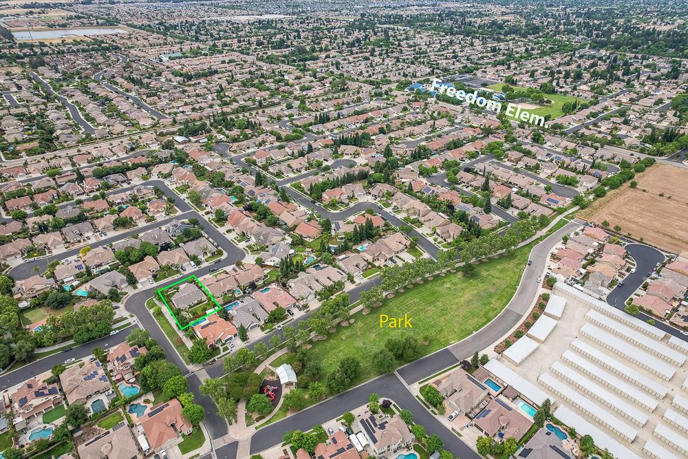 3235 Rall Ave, Clovis, CA 93619