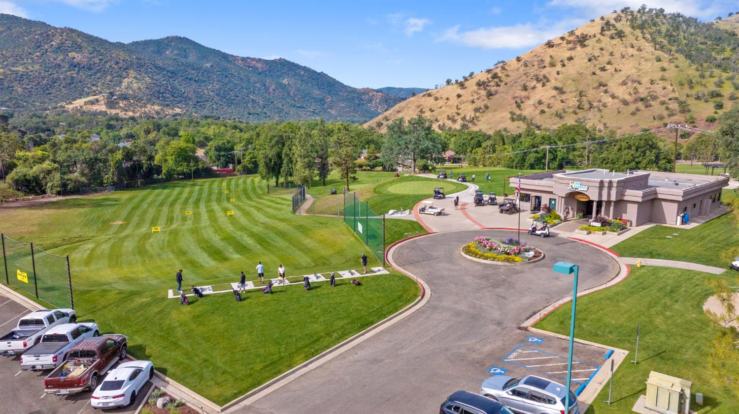 41117 Sierra Dr, Three Rivers, CA 93271