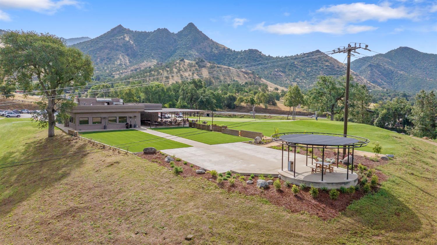 41117 Sierra Dr, Three Rivers, CA 93271
