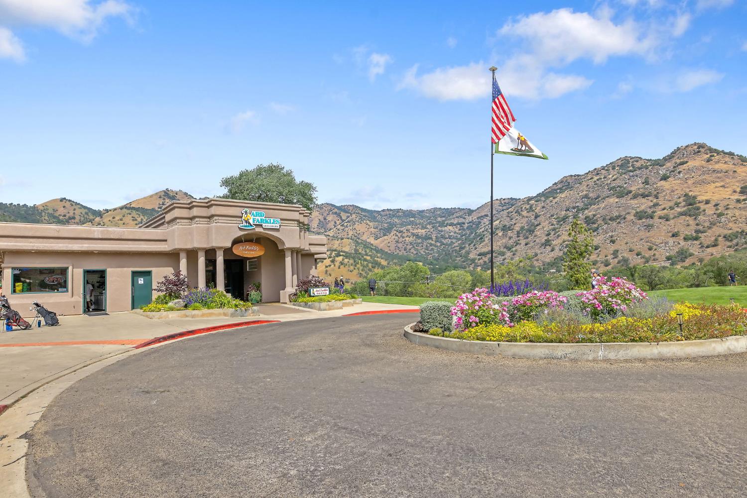 41117 Sierra Dr, Three Rivers, CA 93271