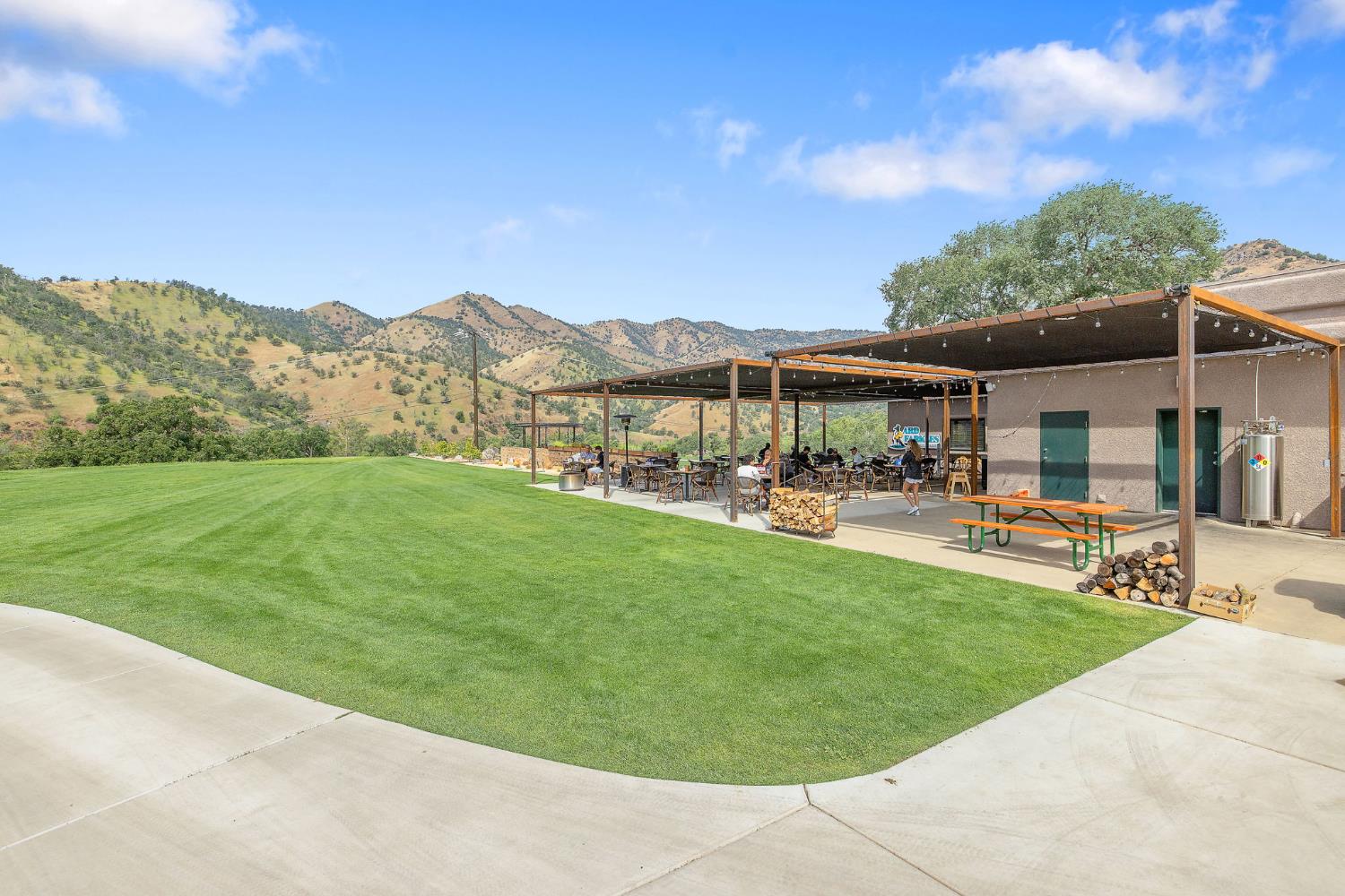 41117 Sierra Dr, Three Rivers, CA 93271