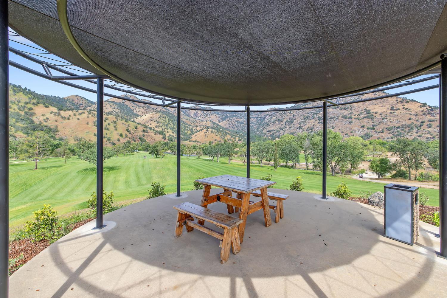 41117 Sierra Dr, Three Rivers, CA 93271