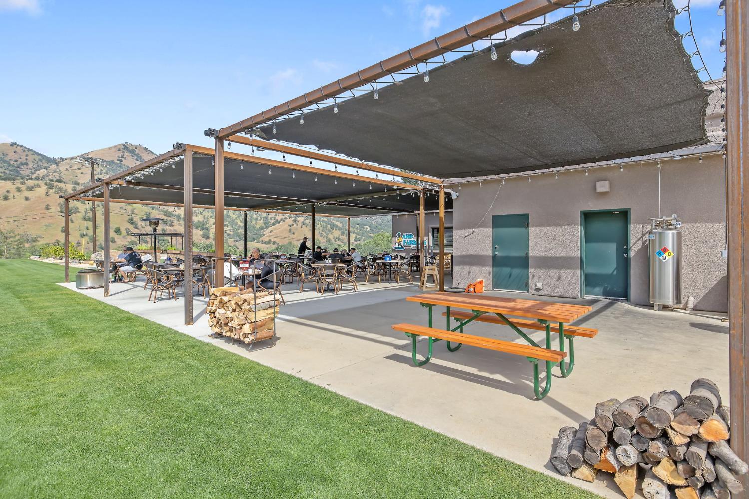 41117 Sierra Dr, Three Rivers, CA 93271