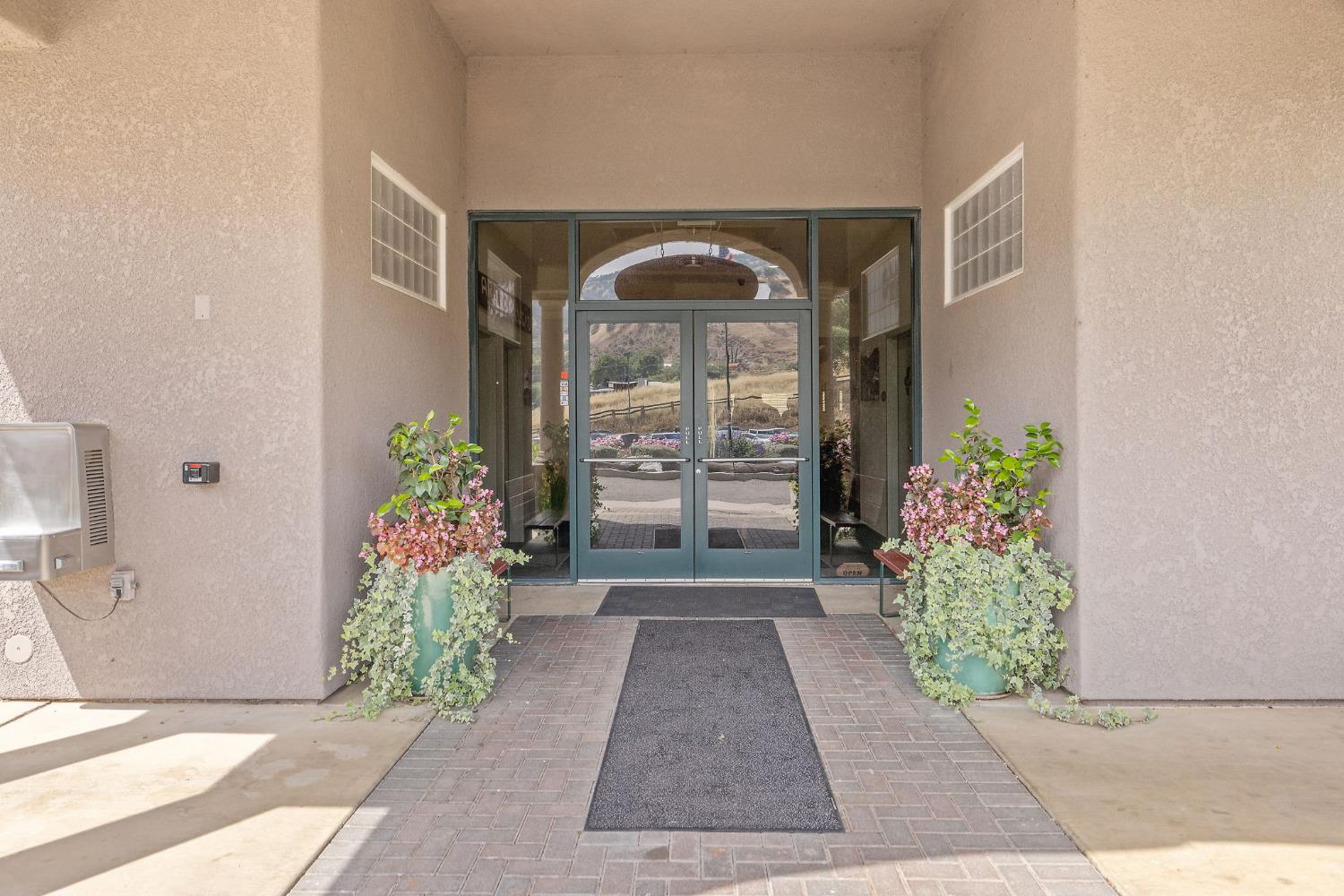 41117 Sierra Dr, Three Rivers, CA 93271