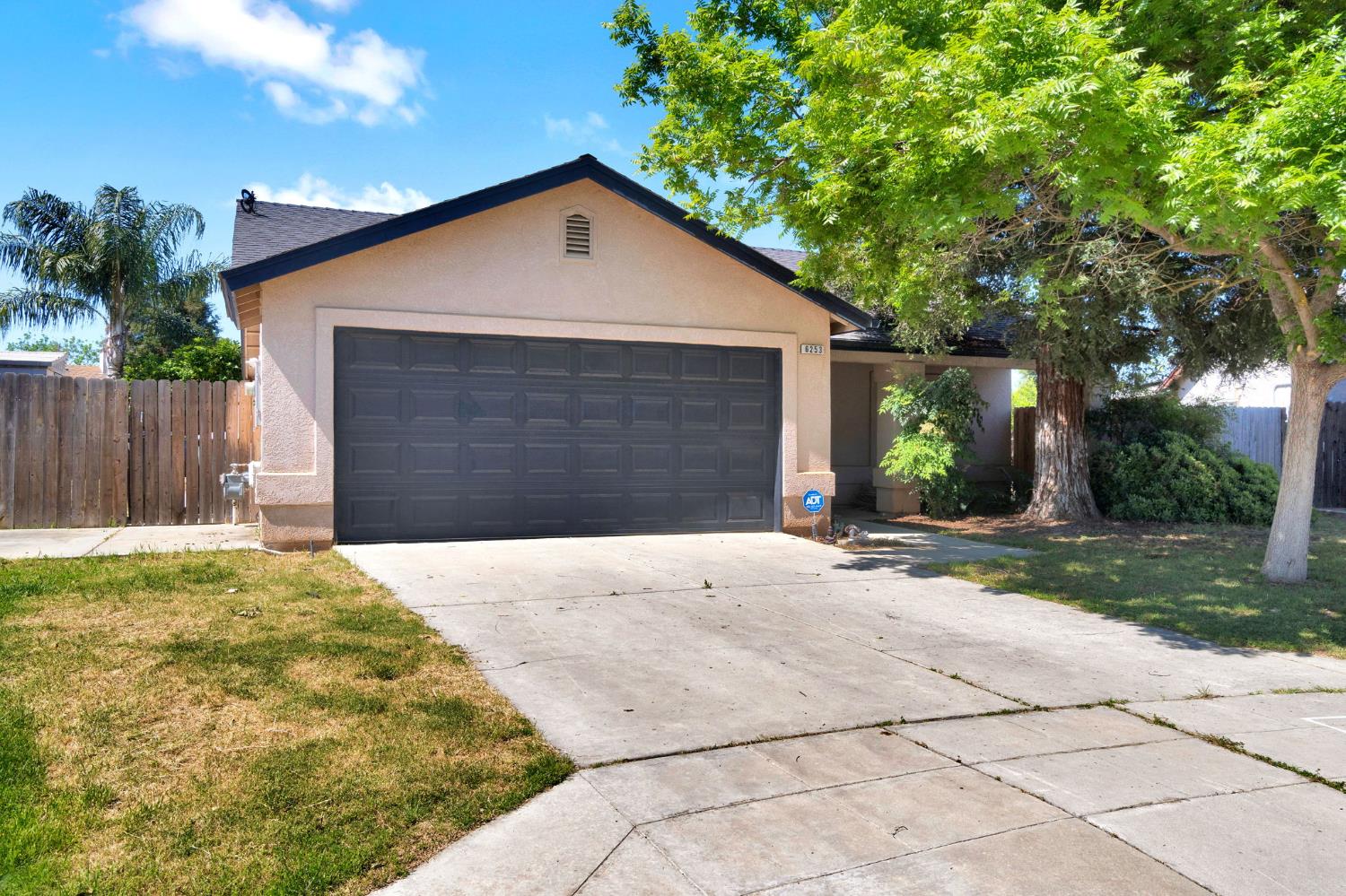 6253 W San Carlos Ave, Fresno, CA 93723