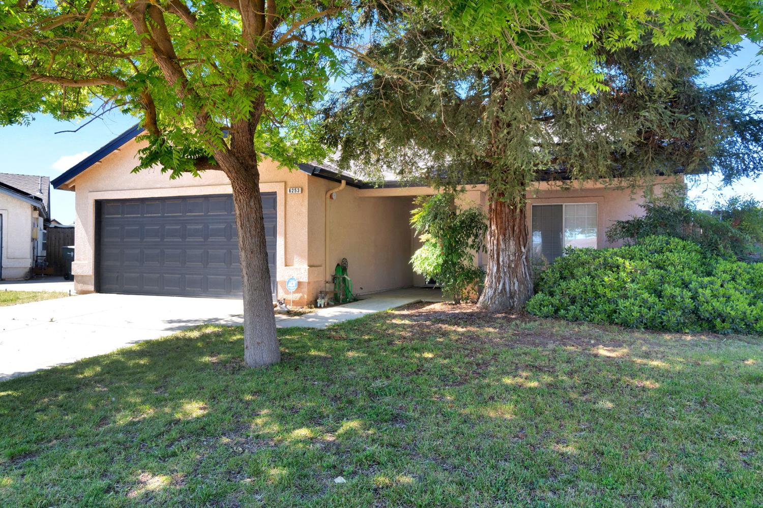 6253 W San Carlos Ave, Fresno, CA 93723