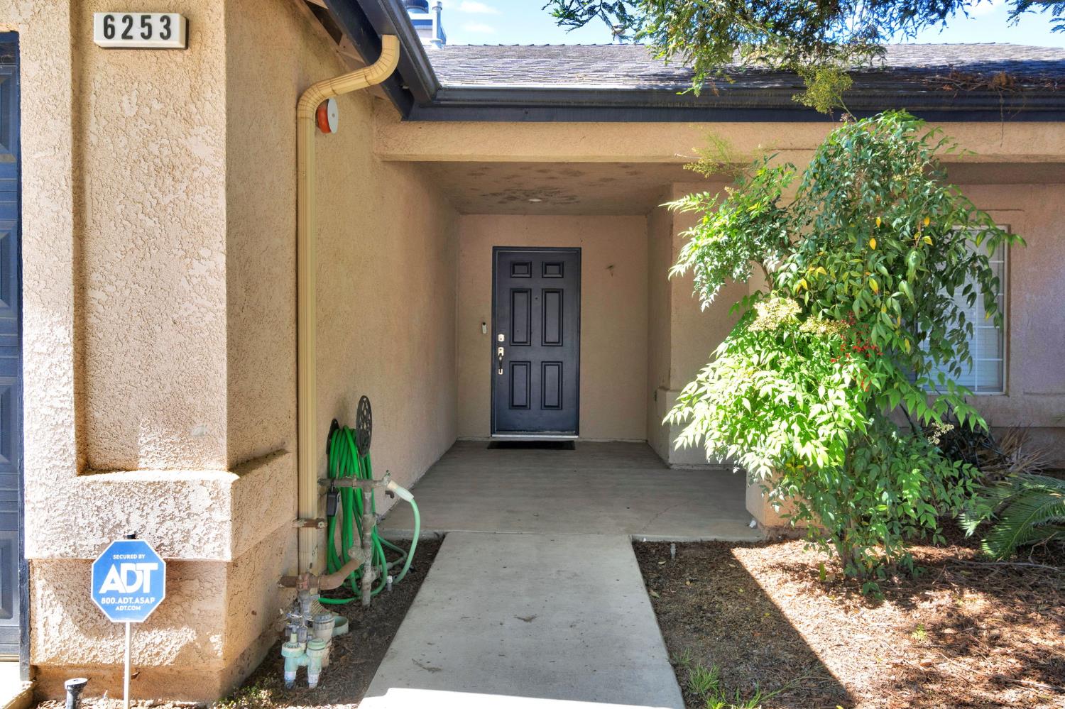 6253 W San Carlos Ave, Fresno, CA 93723