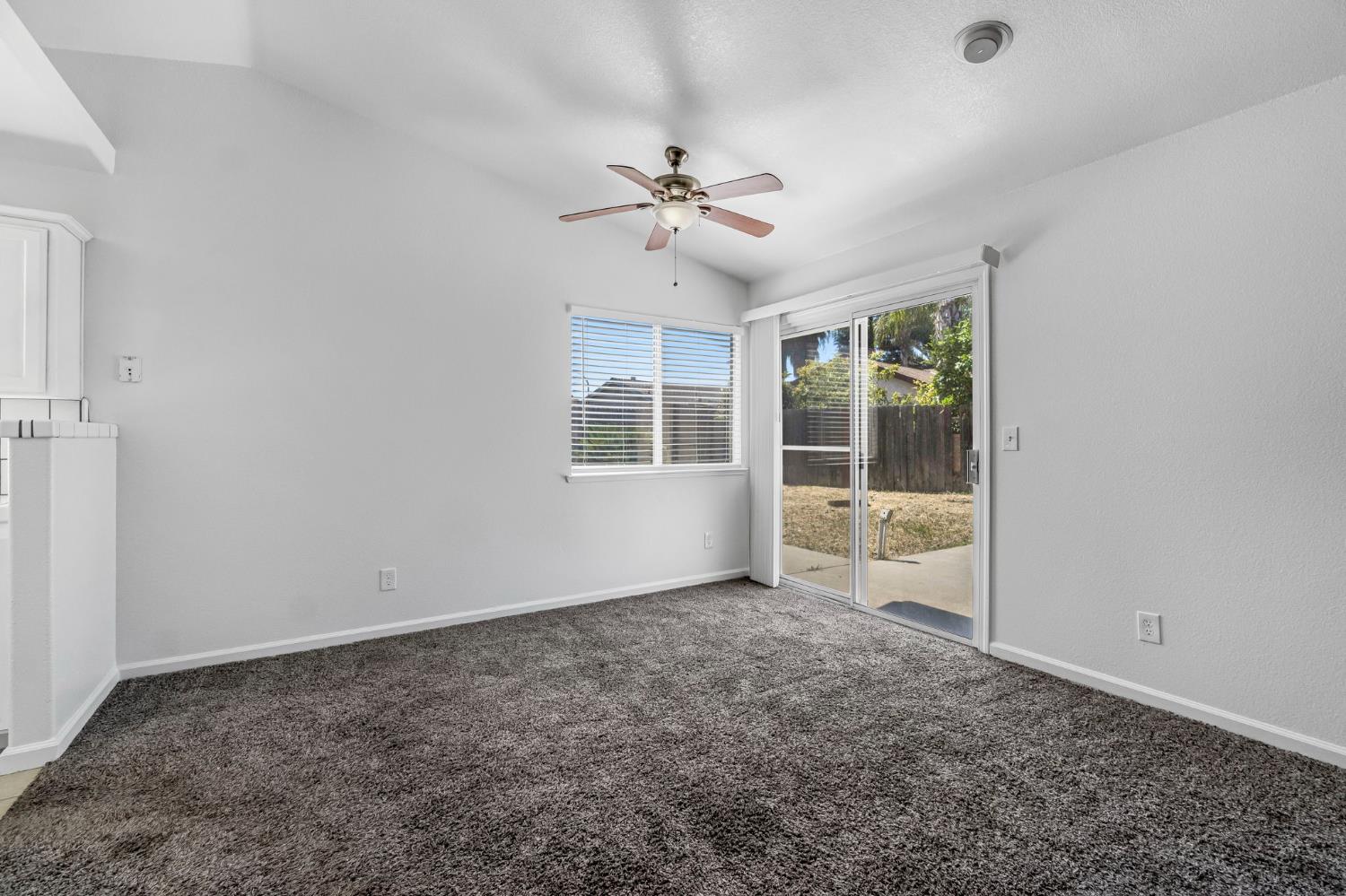 6253 W San Carlos Ave, Fresno, CA 93723