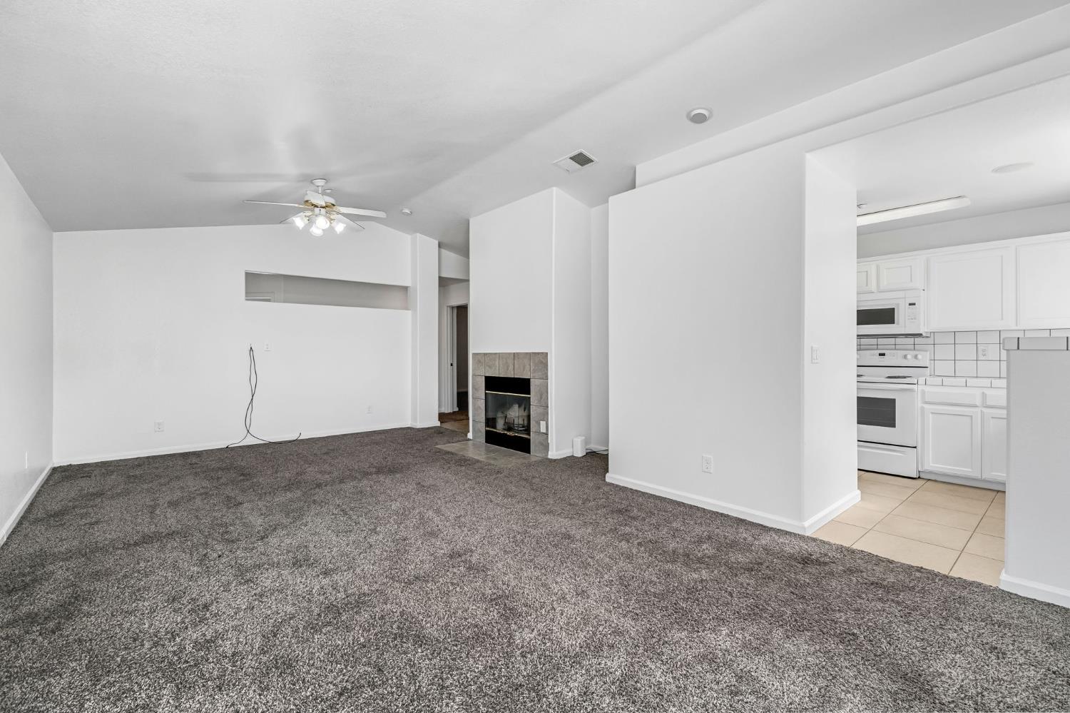 6253 W San Carlos Ave, Fresno, CA 93723