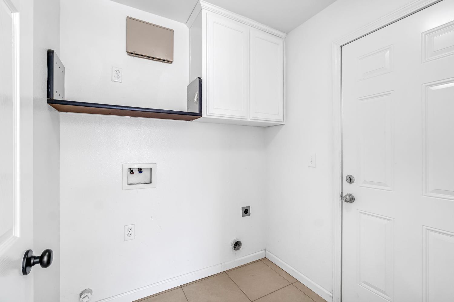 6253 W San Carlos Ave, Fresno, CA 93723