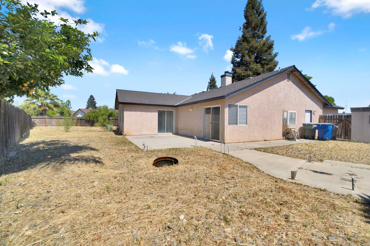 6253 W San Carlos Ave, Fresno, CA 93723