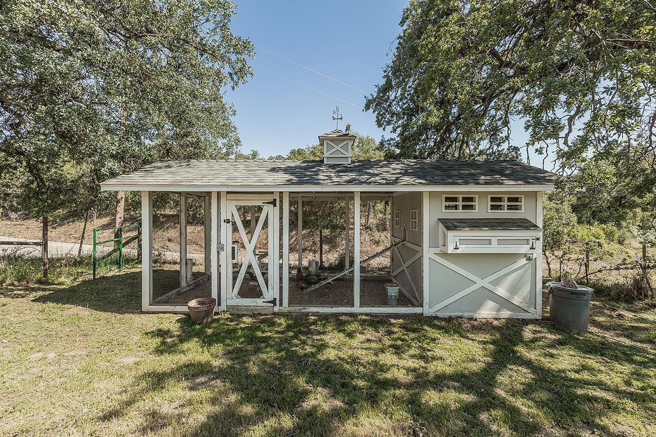 35073 Auberry Rd, Auberry, CA 93602