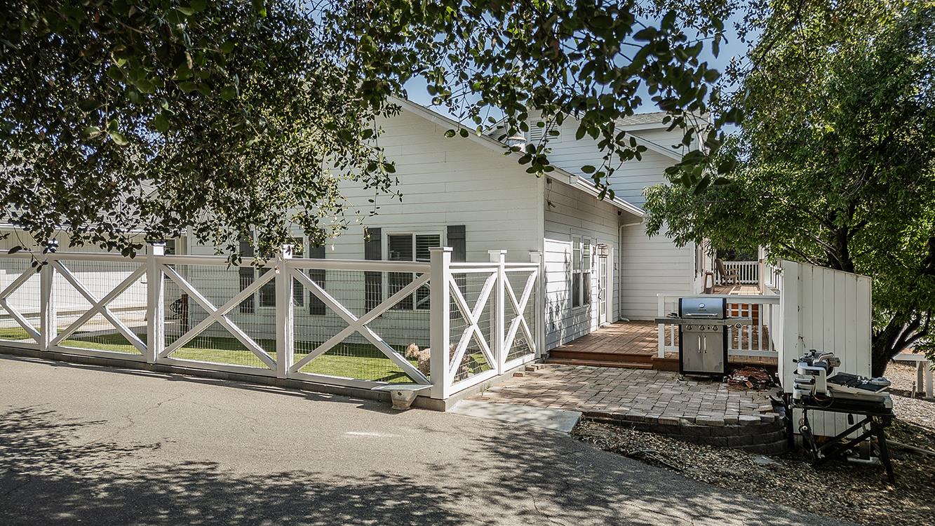 35073 Auberry Rd, Auberry, CA 93602
