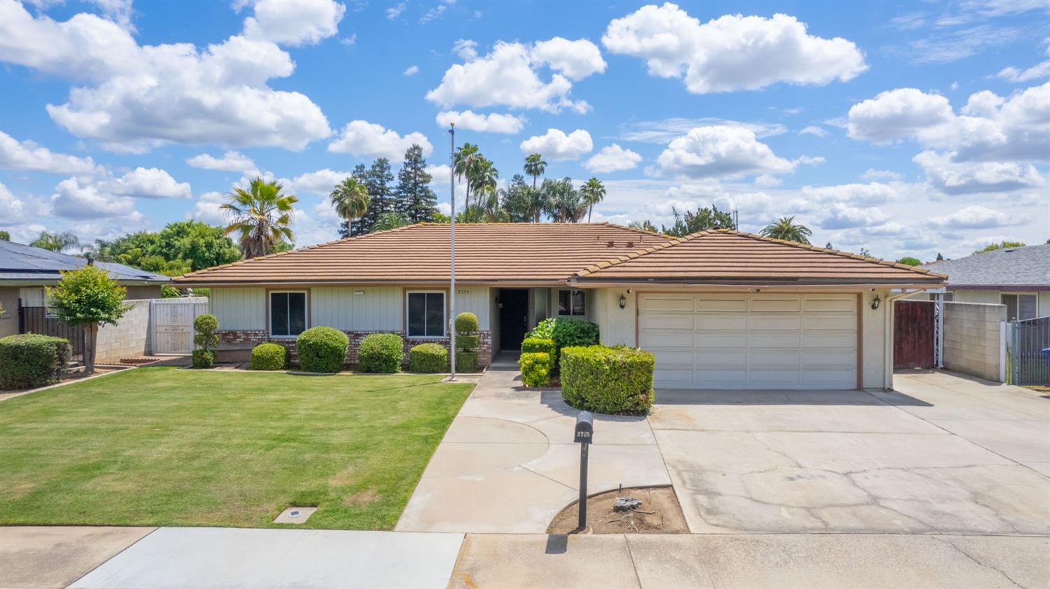 2153 Jenni Ave, Sanger, CA 93657