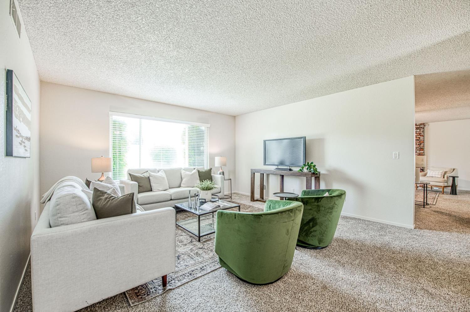 2153 Jenni Ave, Sanger, CA 93657