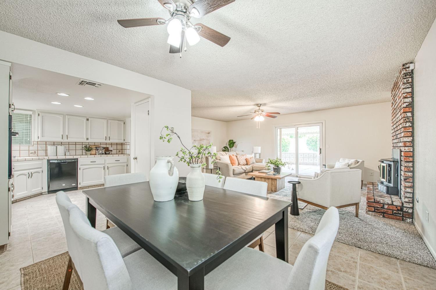 2153 Jenni Ave, Sanger, CA 93657