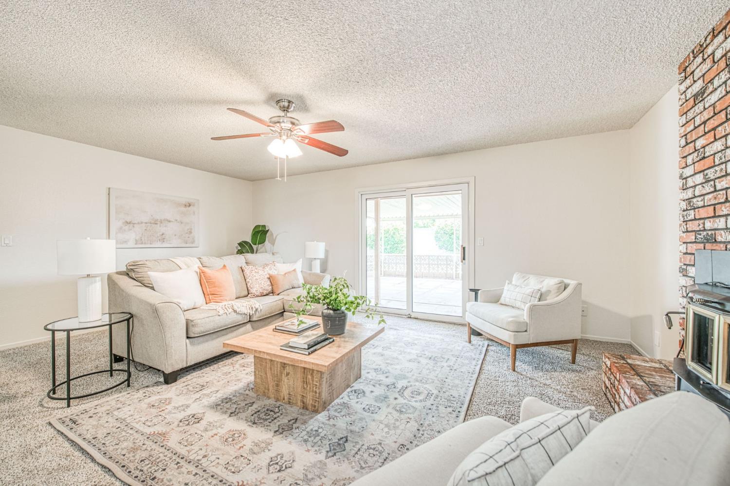 2153 Jenni Ave, Sanger, CA 93657