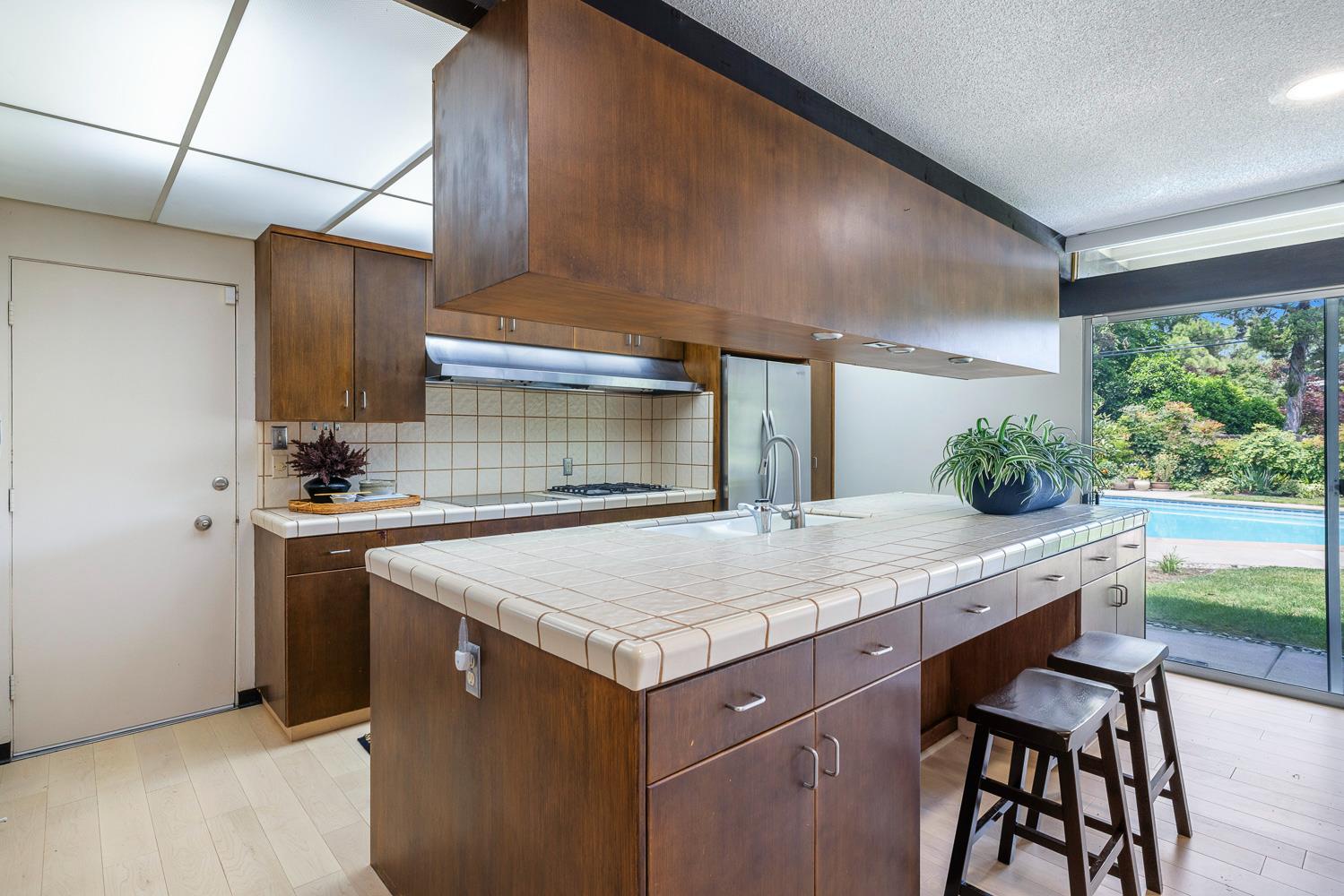 2530 W Wrenwood Ave, Fresno, CA 93711