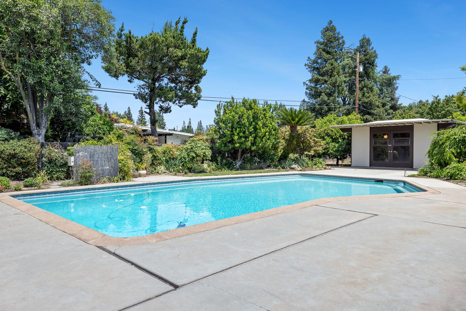 2530 W Wrenwood Ave, Fresno, CA 93711