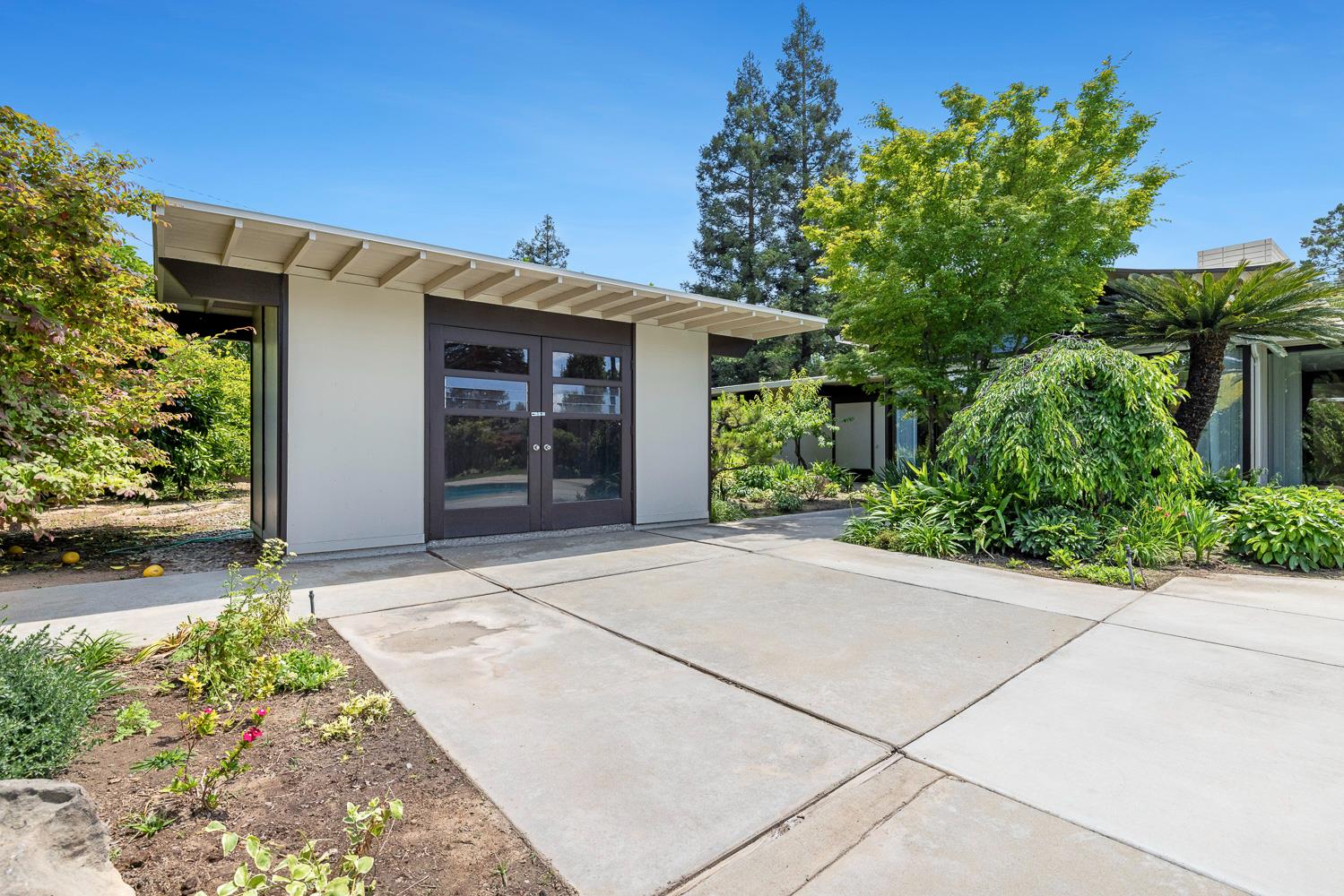 2530 W Wrenwood Ave, Fresno, CA 93711