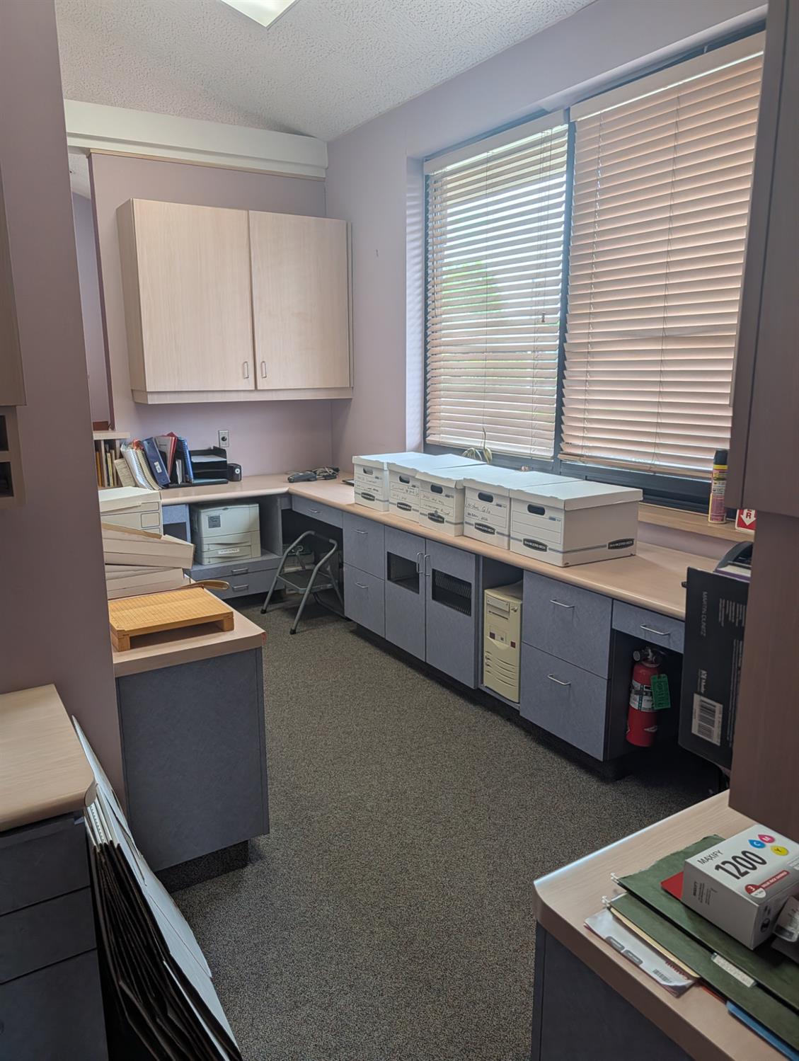 1128 N Chinowth St, Visalia, CA 93291